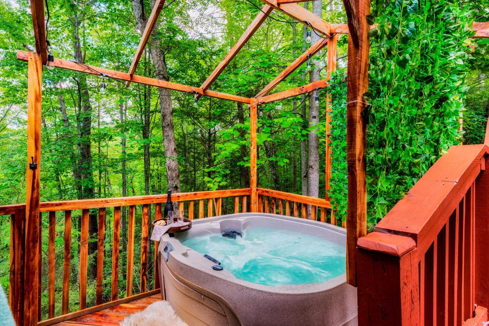 Cabin In A Gated Resort With Seasonal Resort Pool Pigeon Forge Exterior photo